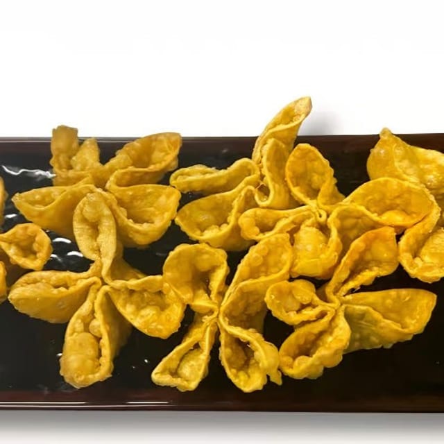Cheese Rangoon (8pcs).